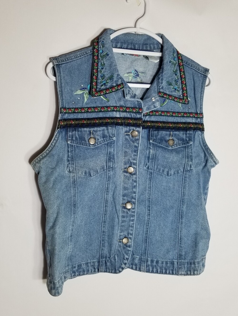 Bill Blass Vest Women's L Blue Denim Floral Embroidered Button Front Cottagecore